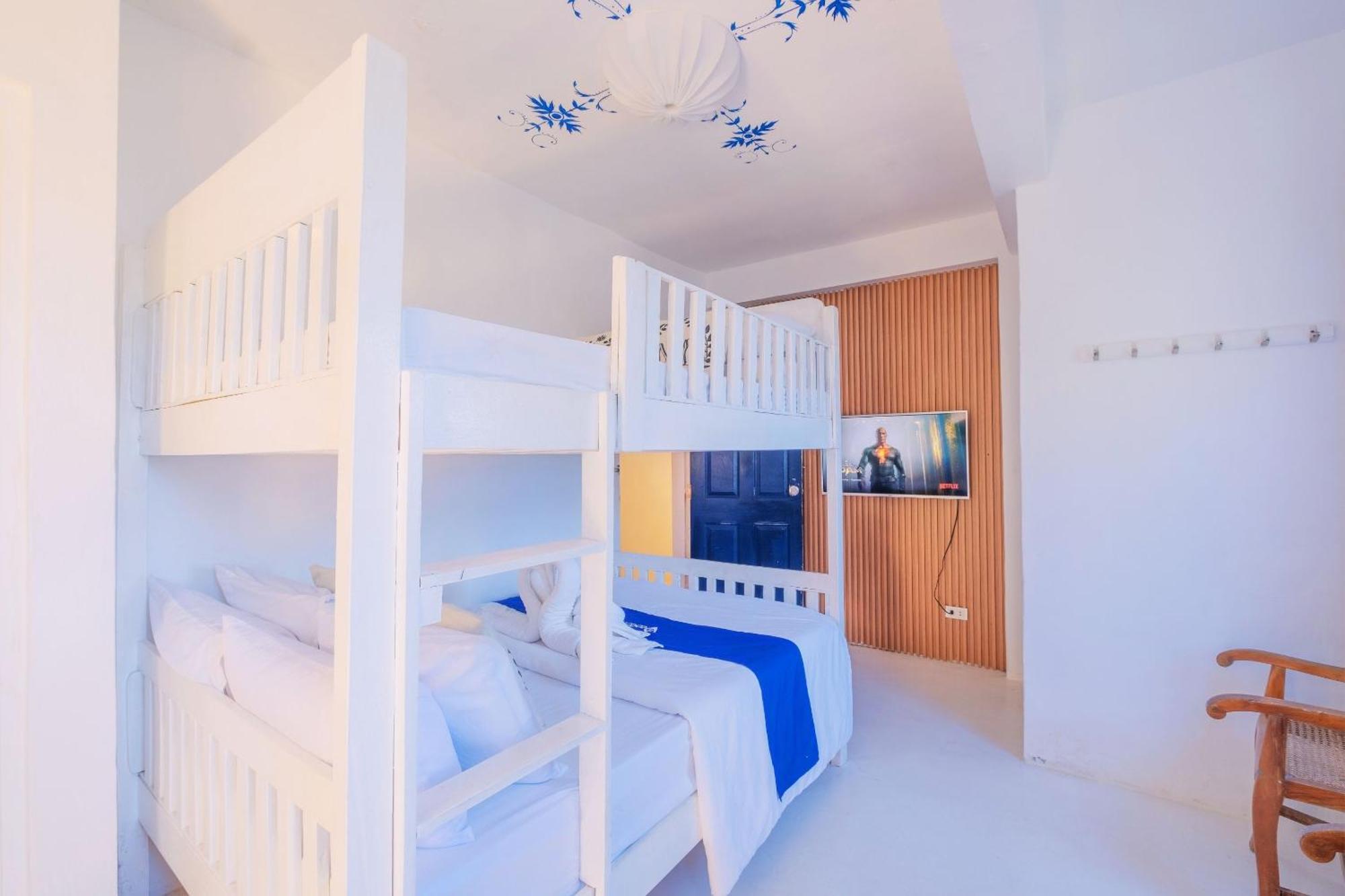 Club Monet Beachfront Resort By Cocotel Cabangan Pokoj fotografie