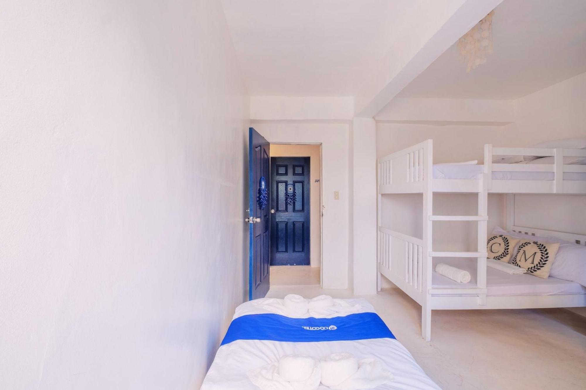 Club Monet Beachfront Resort By Cocotel Cabangan Pokoj fotografie