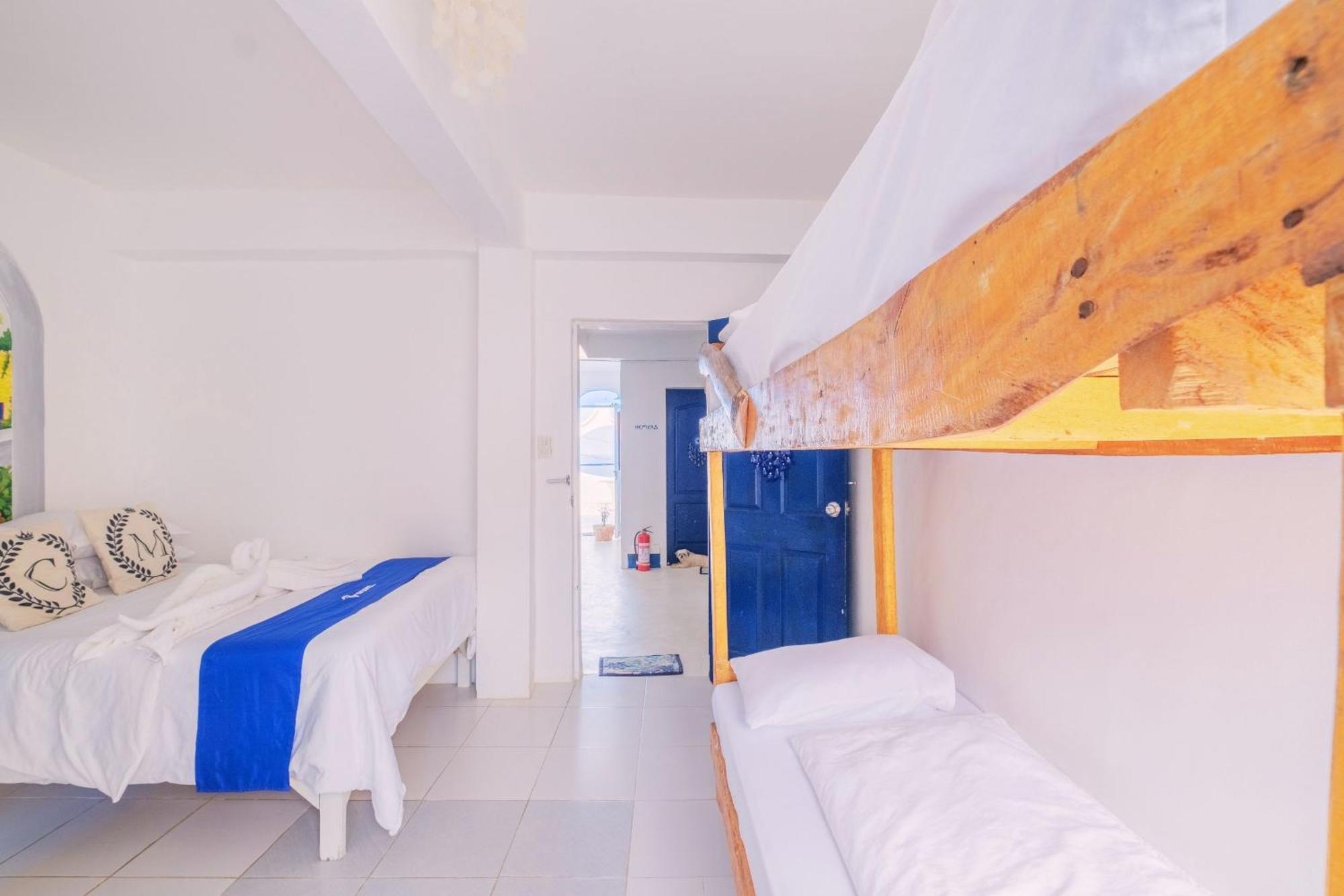 Club Monet Beachfront Resort By Cocotel Cabangan Pokoj fotografie